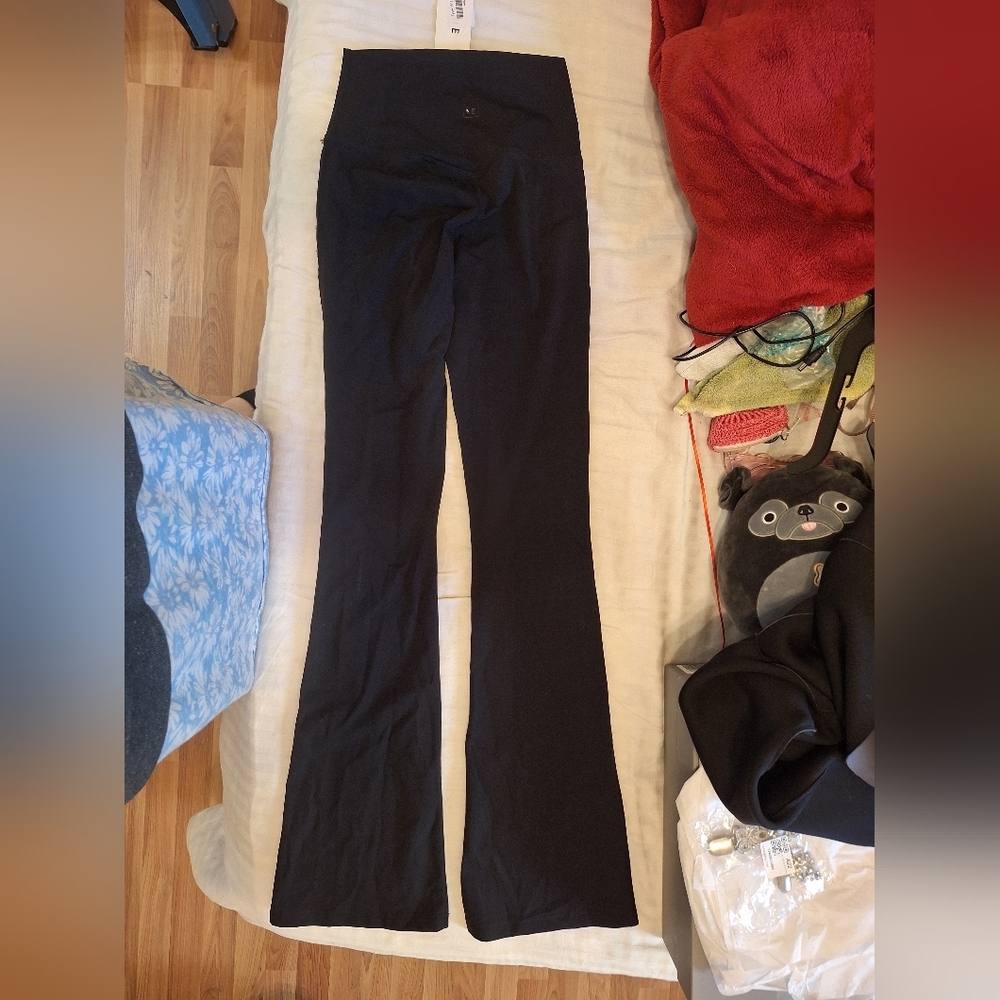 NWT Lune Leggings, Has Flaw. $120